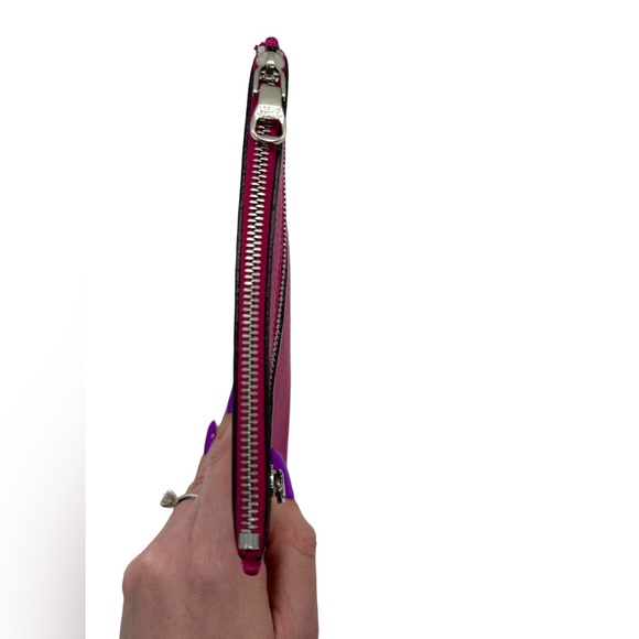 LOEWE LIKE NEW RASPBERRY PINK LEATHER POUCH 6.6 L  x 5 H - Picture 6 of 14